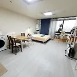Long-Term Rent A House With A Good View With An Elevator Right In Front Of Hongik University Station