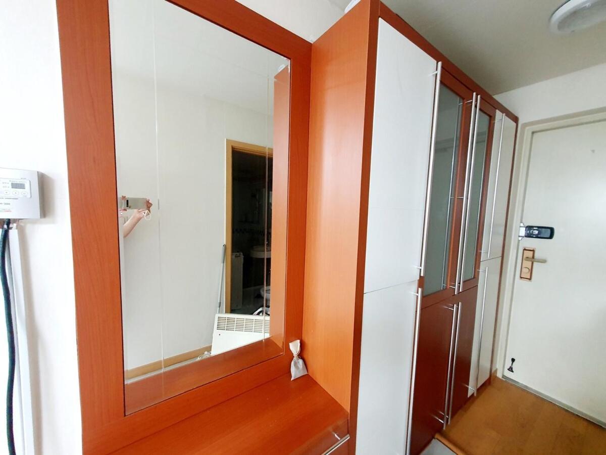 Long-term Rent A House With A Good View With An Elevator Right In Front Of Hongik Station Apartment Seoul