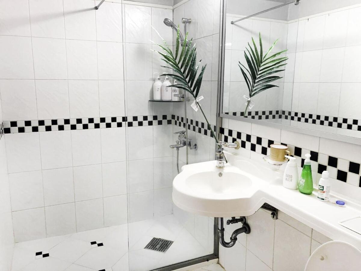 Long-term Rent A House With A Good View With An Elevator Right In Front Of Hongik Station *