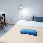 Long-Term Rent A House With A Good View With An Elevator Right In Front Of Hongik University Station